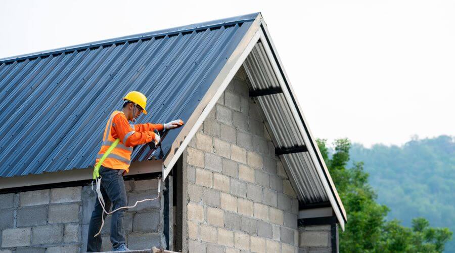 Expert Emergency Roof Repairs services in Sciota, IL